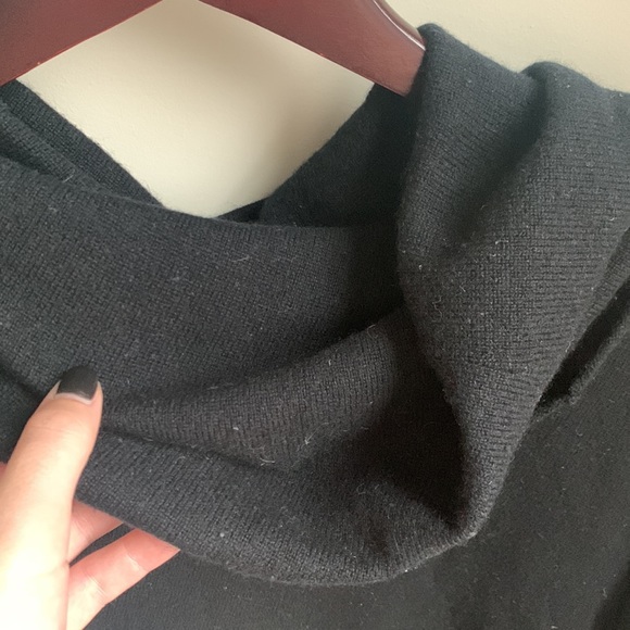 cashmere asymmetric cowl-neck poncho - Picture 3 of 5